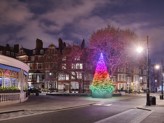 Michael Craig-Martin’s 2018 Connaught Christmas tree. Artwork © Michael Craig-Martin