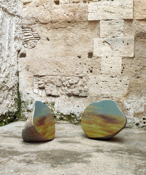 Sarah Sze, Split Stone (7:34), 2018, installation view, Museo Nazionale Romano, Crypta Balbi, Rome © Sarah Sze. Photo: Matteo D’Eletto, M3 Studio