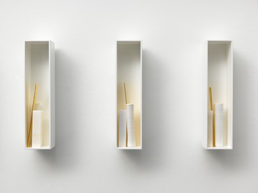 Edmund de Waal, –one way or other–, 2018 (detail) © Edmund de Waal. Photo: Mike Bruce