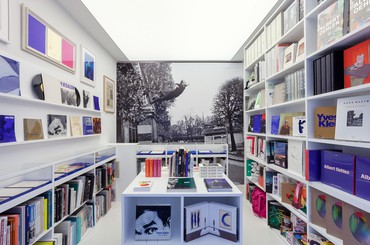 Yves Klein takeover at the Gagosian Shop, Paris, 2018. Artwork © Estate of Yves Klein/ADAGP, Paris/ARS, New York 2018