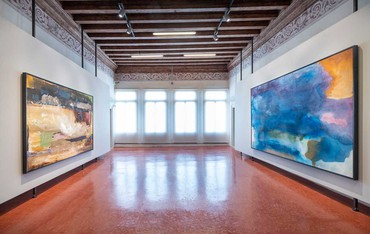 Installation view, Pittura/Panorama: Paintings by Helen Frankenthaler, 1952–1992, Museo di Palazzo Grimani, Venice, May 7–November 17, 2019. Artwork © 2019 Helen Frankenthaler Foundation, Inc./Artists Rights Society (ARS), New York