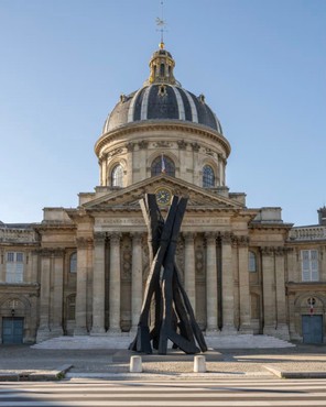 Georg Baselitz, Zero Dom&nbsp;(Zero Dome), 2015/2021, installation view, Académie des beaux-arts, Paris © Georg Baselitz 2022