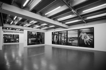 Installation view, Peter Lindbergh: Untold Stories, Espace Vanderborght, Brussels, December 15, 2022–May 14, 2023. Artwork © Peter Lindbergh