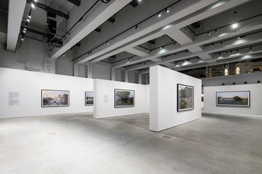 Installation view, Gregory Crewdson: Eveningside, Gallerie d’Italia, Turin, Italy, October 12, 2022–January 22, 2023. Artwork © Gregory Crewdson. Photo: Andrea Guermani, Gallerie d’Italia, Turin, Italy