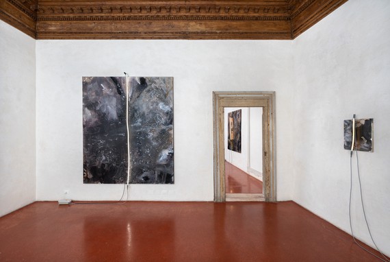 Installation view, Mary Weatherford: The Flaying of Marsyas, Museo di Palazzo Grimani, Venice, April 20–November 27, 2022. Artwork © Mary Weatherford. Photo: Matteo de Fina