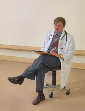 Duane Hanson, Medical Doctor, 1992–94 © 2022 Estate of Duane Hanson/Licensed by VAGA at Artists Rights Society (ARS), New York