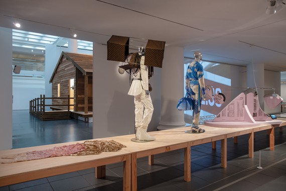 Installation view, Virgil Abloh: “Figures of Speech”, Brooklyn Museum, New York, July 1, 2022–January 29, 2023. Artwork ©︎ Virgil Abloh