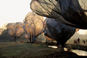 Christo and Jeanne-Claude, Wrapped Trees, Fondation Beyeler and Berower Park, Riehen, Switzerland, 1997–98 © Christo and Jeanne-Claude Foundation. Photo: Wolfgang Volz