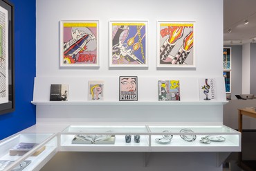 Roy Lichtenstein display at the Gagosian Shop, New York, 2023. Artwork © Estate of Roy Lichtenstein. Photo: Mauricio Zelaya