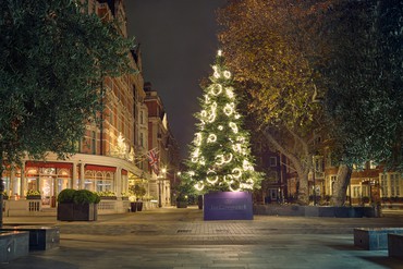 Rachel Whiteread’s 2023 Connaught Christmas tree, London. Artwork © Rachel Whiteread