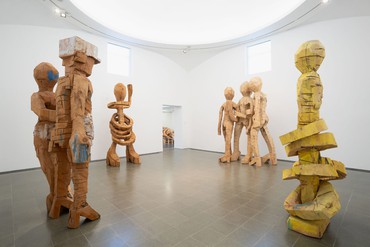 Installation view, Georg Baselitz: Sculptures 2011–2015, October 5, 2023–January 7, 2024, Serpentine Galleries, London. Artwork © Georg Baselitz 2023. Photo: Hugo Glendinning
