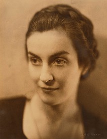 Headshot of Dorothy Miller