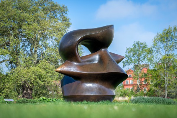 アート・デザイン・音楽 Henry Moore: A Monumental Vision Henry Moore: Monumental Nature | Gagosian Quarterly