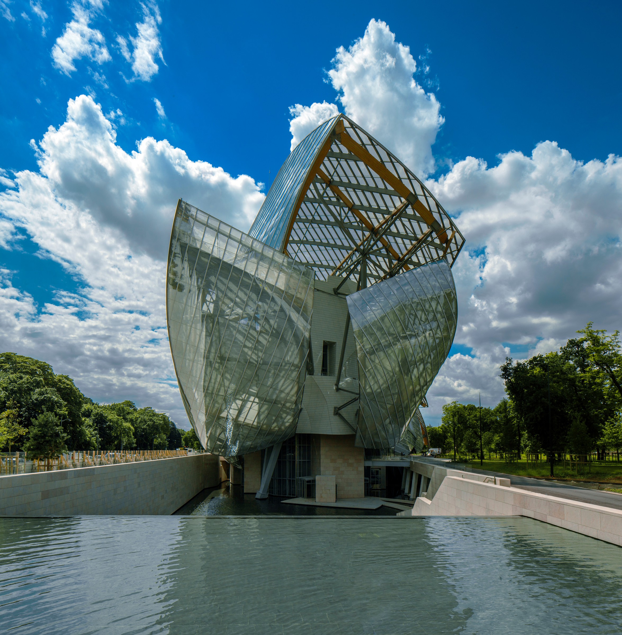 Fondation Louis Vuitton, Paris review – everything and the bling from Frank  Gehry, Frank Gehry