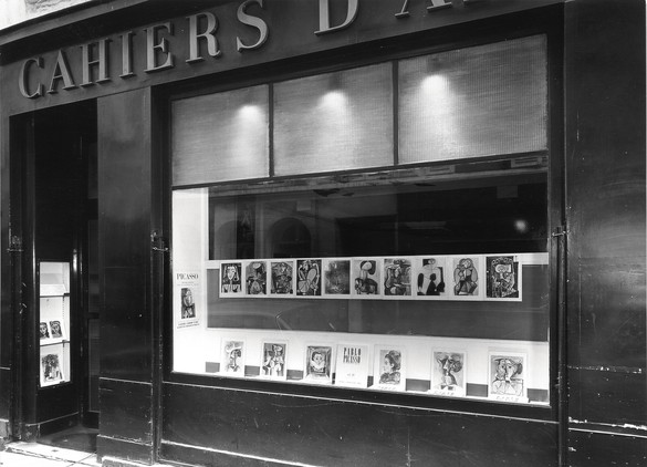 Volume 20 of Christian Zervos’s Pablo Picasso catalogue raisonné in the window of Cahiers d’Art, Paris, 1969. Photo: Studio Chevojon, courtesy Bibliothèque Kandinsky/MNAM-CCI – Centre Pompidou, Cahiers d’Art collection