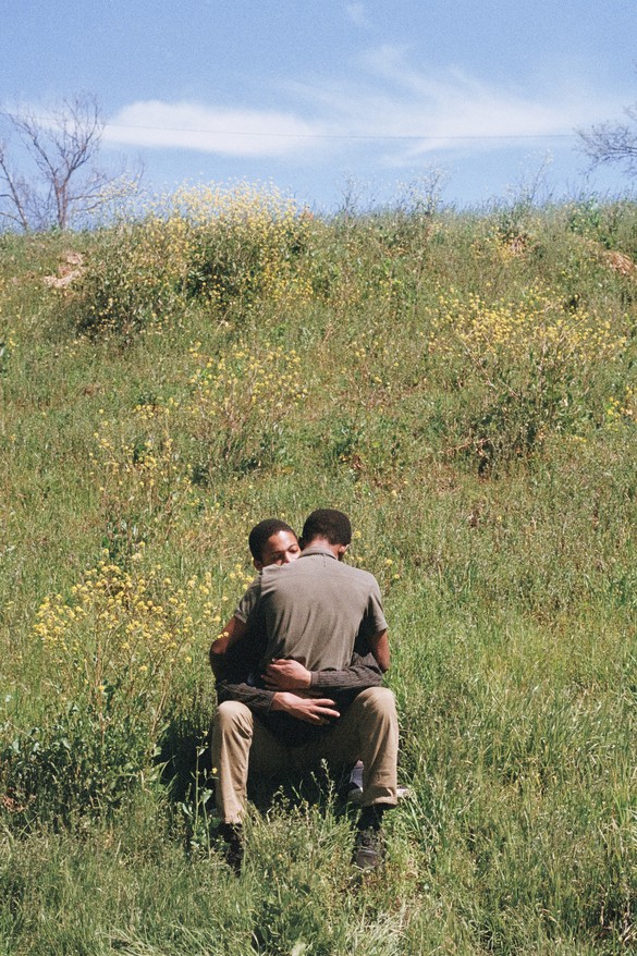 Clifford Prince King, Lovers in a Field, 2019, archival pigment print, 30 × 20 inches (76.2 × 50.8 cm) © Clifford Prince King. Photo: courtesy STARS, Los Angeles