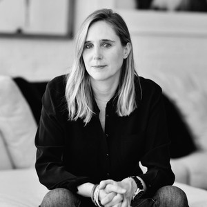Black-and-white portrait of Delphine Huisinga