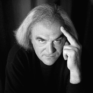 Black-and-white portrait of Alain Fleischer