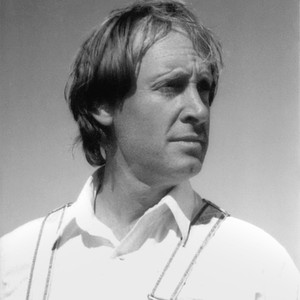 Black-and-white portrait of Neil Jenney