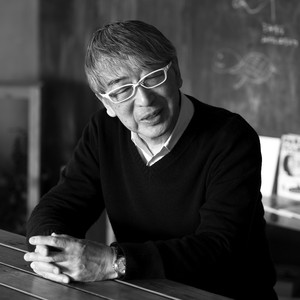 Black-and-white portrait of Toyo Ito