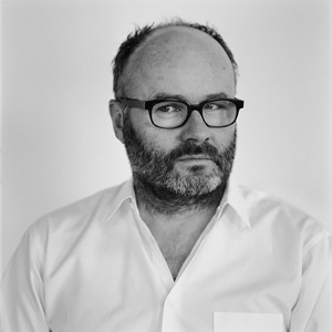 Black and white portrait of Thomas Demand