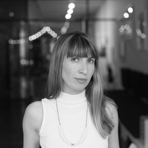 Black-and-white portrait of Allison Freedman Weisberg