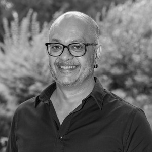 A portrait of Sharad Chari