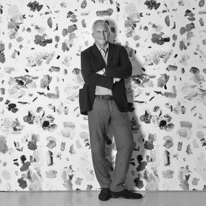Black-and-white portrait of Larry Gagosian