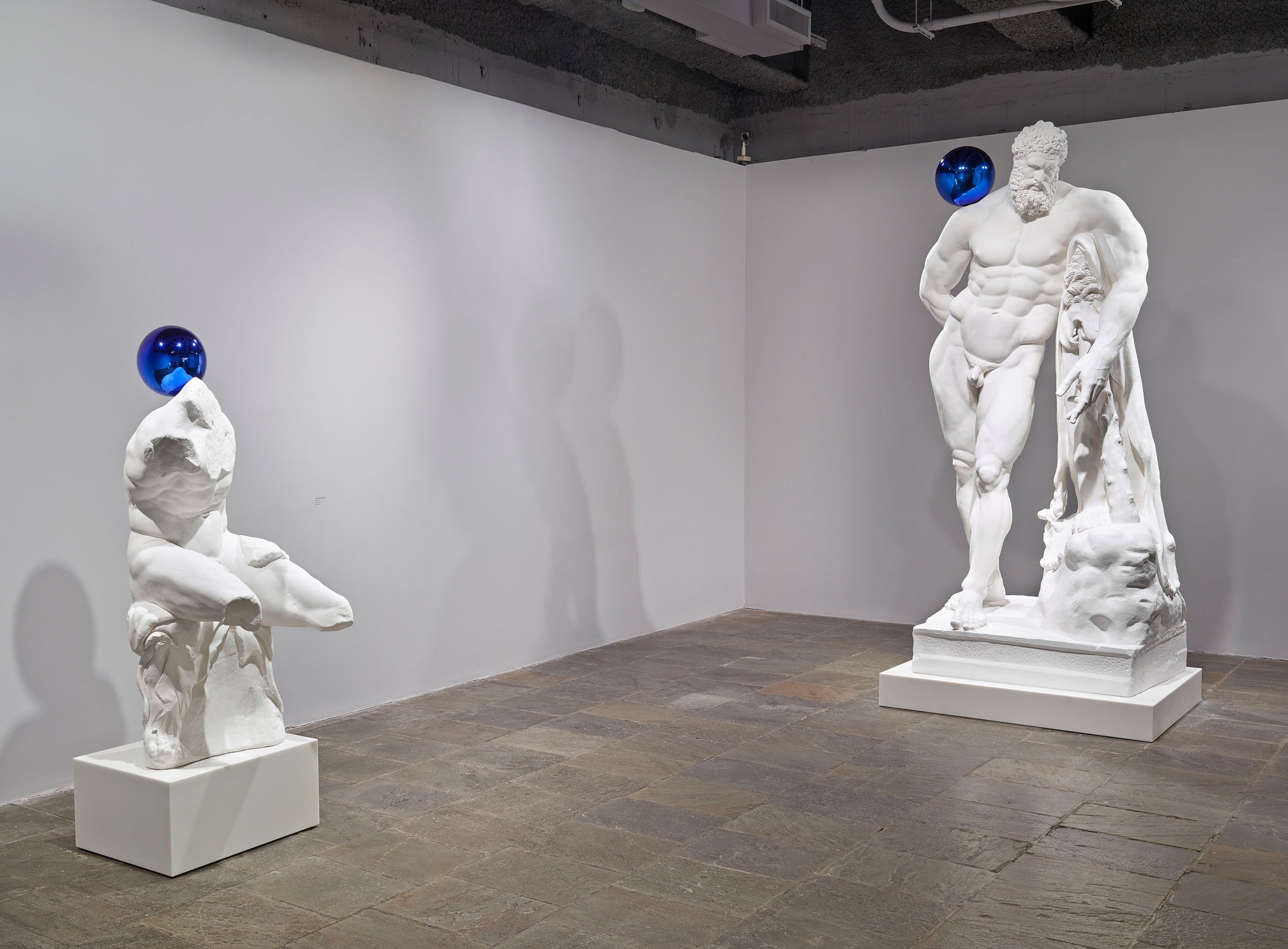 Behind the Scenes Tour of Jeff Koons: A Retrospective