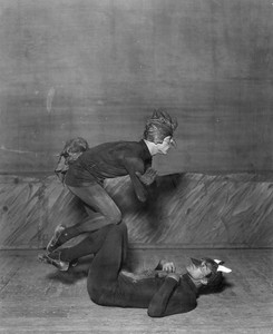 Efimov and Woizikovski of Sergei Diaghilev’s Ballets Russes performing in Igor Stravinsky’s Renard (The Fox, 1916), with costumes by Mikhail Larionov and set design by Natalia Goncharova, July 16, 1929. Photo: Sasha/Stringer/Getty Images