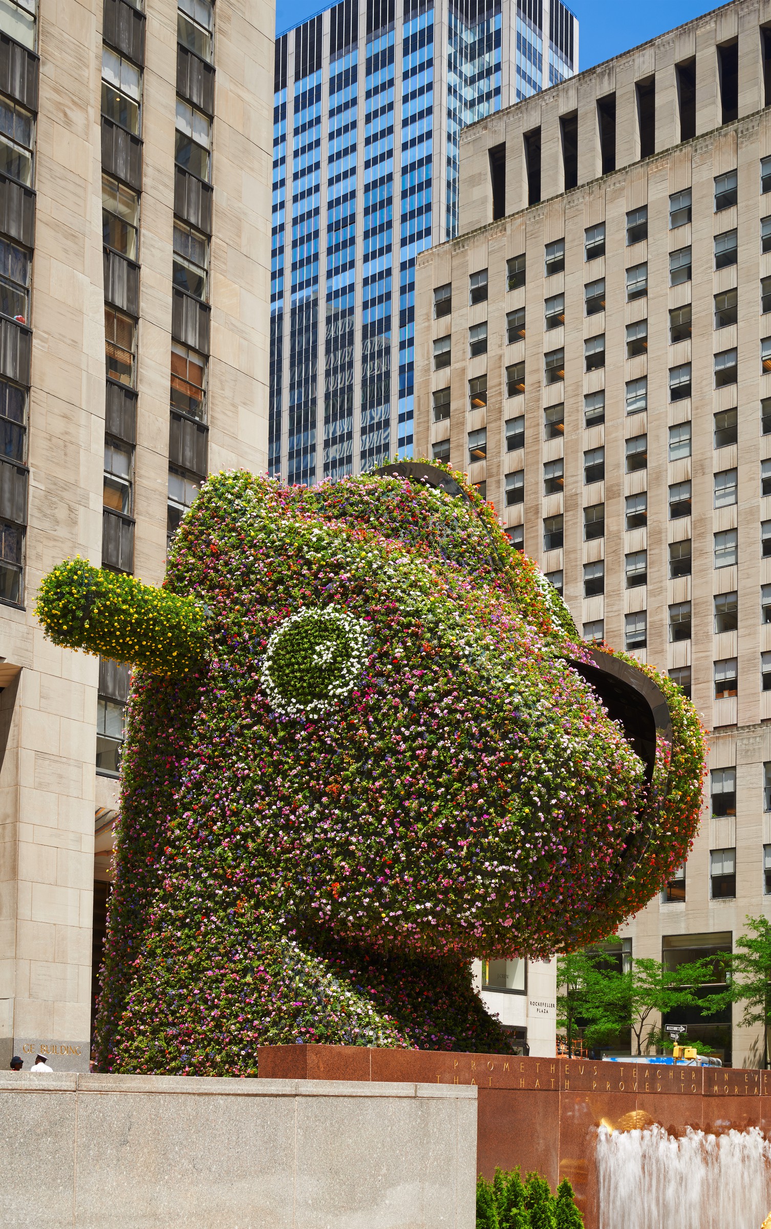 Koons Sculpture Adorns Lobby at Astor Place –