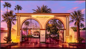 Paramount Pictures double arch entrance into the lot